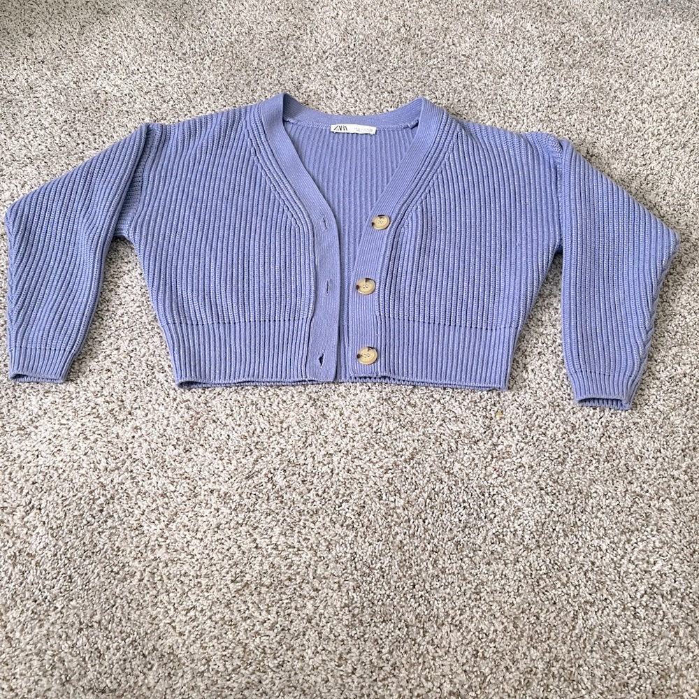 ZARA cropped cardigan w/ tortoiseshell buttons.
